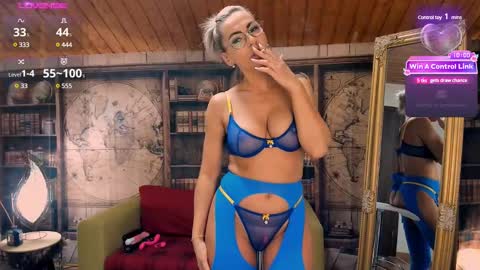 Snapshot of solar_criss chatting on 02/26/25, 10:09 Criss online show from 02/26/25, 10:09