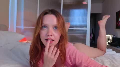 Snapshot of solar_psyche chatting on 02/28/26, 12:17 Andrea online show from 02/28/26, 12:17