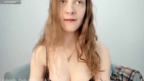 SolarAlice online show from 01/18/25, 02:02