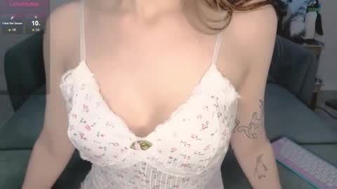 Snapshot of solaralice chatting on 12/16/25, 08:14 SolarAlice online show from 12/16/25, 08:14