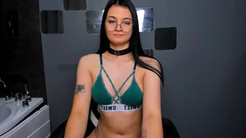 Sonya online show from 09/13/25, 01:49