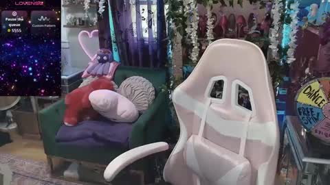 solesticia online show from 09/28/25, 06:13