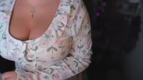 Snapshot of solisgaby chatting on 07/18/26, 06:01 Gaby Solis online show from 07/18/26, 06:01