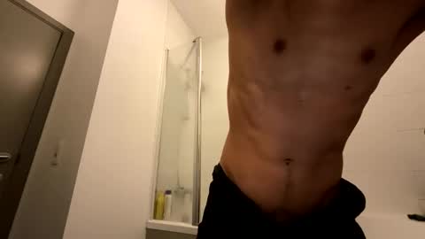 Snapshot of solmonier chatting on 09/21/25, 01:07 solmonier online show from 09/21/25, 01:07