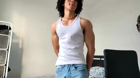 Hi Im Weller Check my Bio  online show from 05/04/26, 09:55