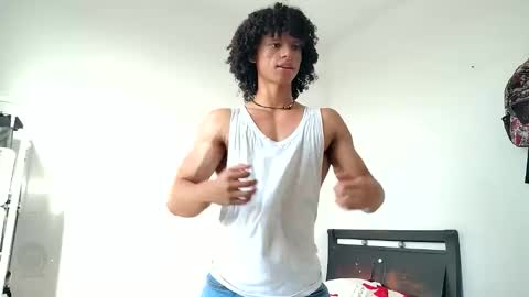 Hi Im Weller Check my Bio  online show from 05/06/26, 09:31
