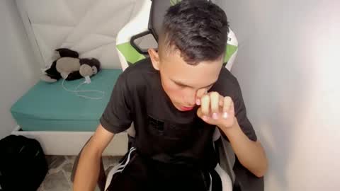 ESTEBAN online show from 05/27/26, 02:19