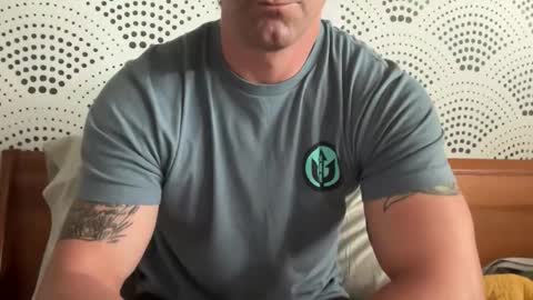 Some guy00 online show from 11/17/25, 06:03