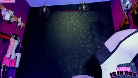 Snapshot of sommer_alexa chatting on 04/18/26, 07:18 Alexa online show from 04/18/26, 07:18