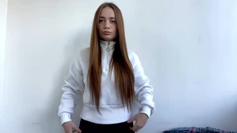 Snapshot of sonakuprewicz chatting on 04/27/26, 12:58 Victoria online show from 04/27/26, 12:58