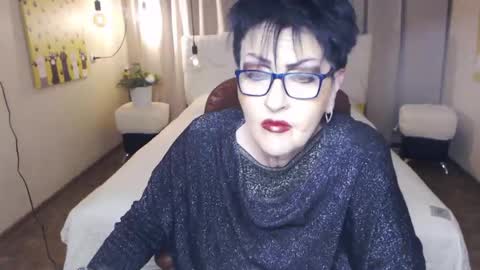 Snapshot of sondrariddle chatting on 05/05/26, 06:49 sondrariddle online show from 05/05/26, 06:49