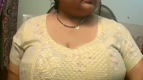 Snapshot of soni88888 chatting on 03/05/25, 11:28 soni88888 online show from 03/05/25, 11:28