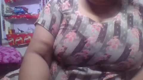 Snapshot of soni88888 chatting on 11/22/25, 05:12 soni88888 online show from 11/22/25, 05:12