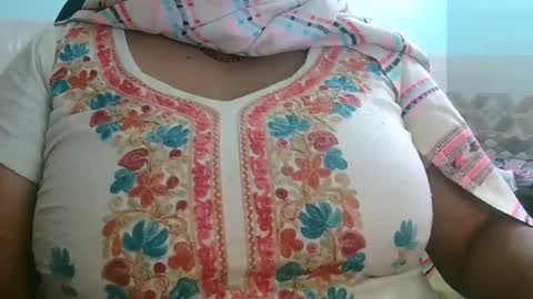 Snapshot of soni88888 chatting on 12/20/25, 02:24 soni88888 online show from 12/20/25, 02:24