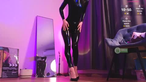 Sonia online show from 02/04/25, 04:08