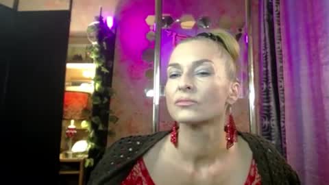 Sonia online show from 05/18/26, 01:50