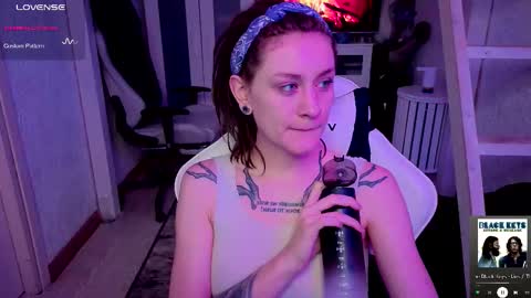 Rie online show from 10/11/25, 08:29