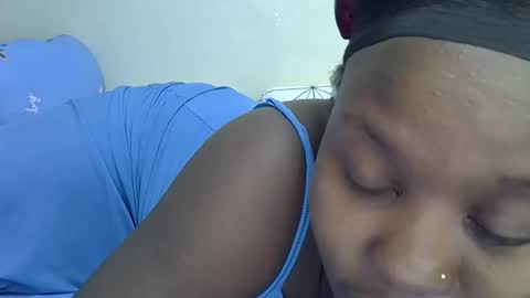 sonnia02 online show from 11/02/25, 08:22