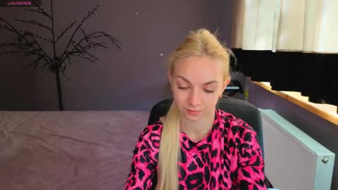 Sonya online show from 05/05/26, 05:37