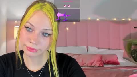 Your ghost wife online show from 09/15/25, 07:14