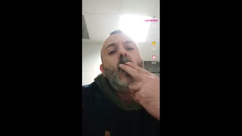 Snapshot of sonoboris chatting on 12/21/25, 11:34 sonoboris online show from 12/21/25, 11:34