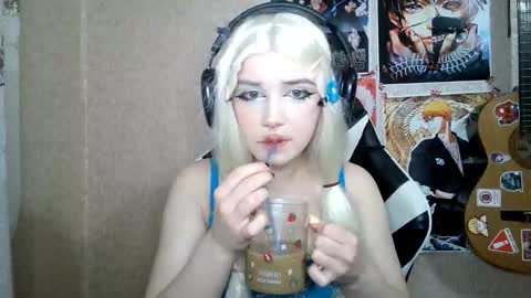 Mila online show from 03/15/26, 05:19