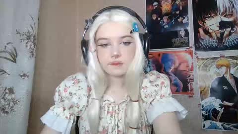 Mila online show from 03/19/26, 05:17