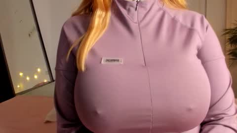 Snapshot of sonya_baby chatting on 11/19/25, 04:07 SONIA online show from 11/19/25, 04:07