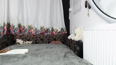 Sonya online show from 12/15/25, 04:06