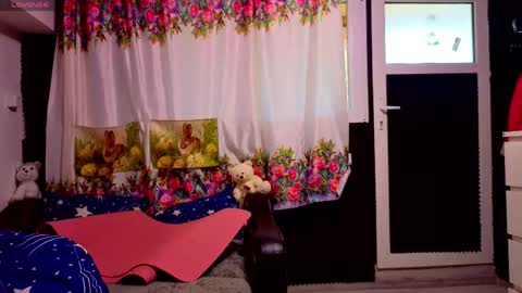 Snapshot of sonya_wet_ chatting on 05/18/26, 10:10 Sonya online show from 05/18/26, 10:10