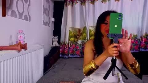 Snapshot of sonya_wet_ chatting on 05/19/26, 04:19 Sonya online show from 05/19/26, 04:19