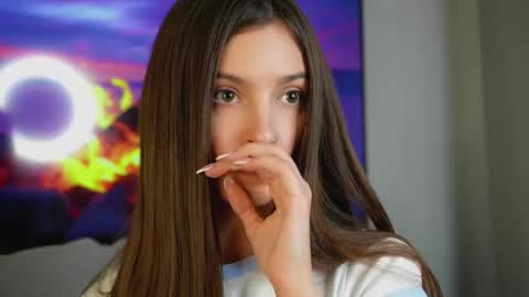 Eva 3 online show from 11/24/25, 11:32