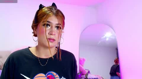 Snapshot of soofikiss chatting on 10/16/25, 11:28 sofi online show from 10/16/25, 11:28