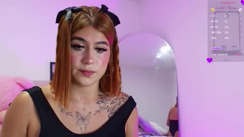 Snapshot of soofikiss chatting on 12/19/25, 10:06 sofi online show from 12/19/25, 10:06