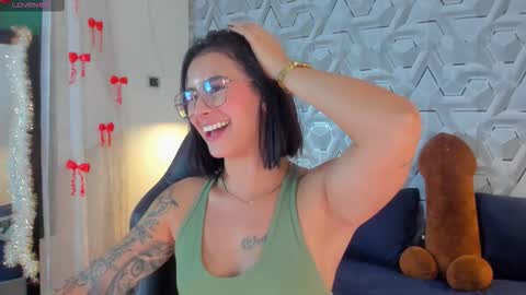 Snapshot of sophi_01 chatting on 03/21/26, 07:13 sophie online show from 03/21/26, 07:13