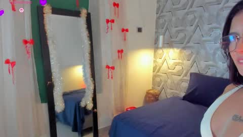 Snapshot of sophi_01 chatting on 03/31/26, 07:09 sophie online show from 03/31/26, 07:09