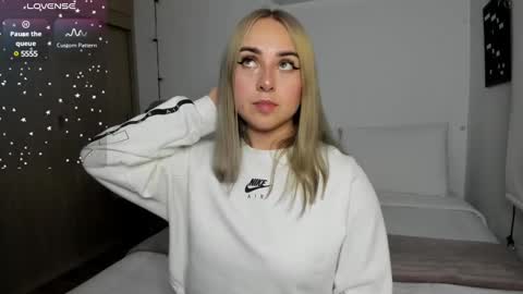 Snapshot of sophi_moreno chatting on 12/07/24, 05:04 Sofi online show from 12/07/24, 05:04