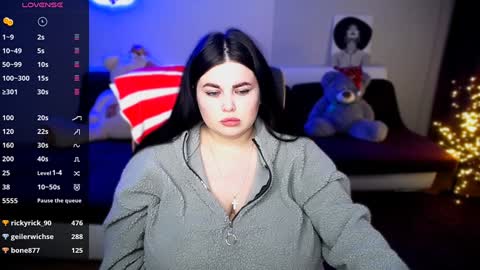 sophia__olsen online show from 12/30/24, 11:15