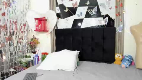 Snapshot of sophia_arevalo_ chatting on 06/14/26, 03:19 Sophia online show from 06/14/26, 03:19