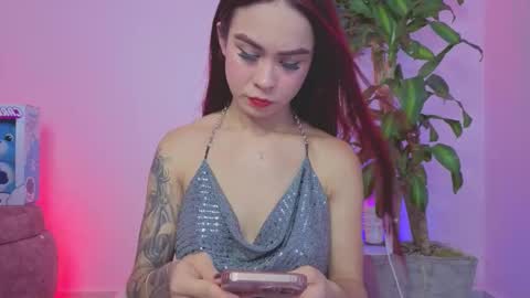Sophia Independent model online show from 10/18/25, 10:21