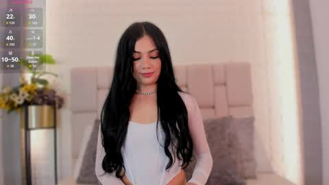 Snapshot of sophia_bonnet chatting on 05/01/26, 08:02 S O P H I A online show from 05/01/26, 08:02