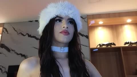 Snapshot of sophia_cambpell chatting on 11/28/25, 10:01 Sophia online show from 11/28/25, 10:01