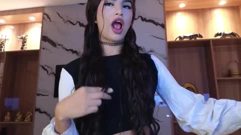 Snapshot of sophia_cambpell chatting on 12/04/25, 09:34 Sophia online show from 12/04/25, 09:34