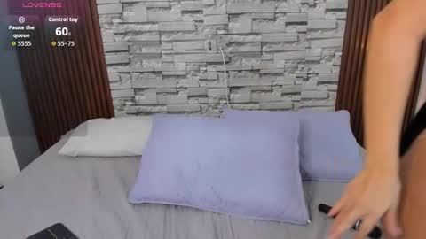 Snapshot of sophia_deluxe18 chatting on 03/05/26, 06:53 SOFI online show from 03/05/26, 06:53