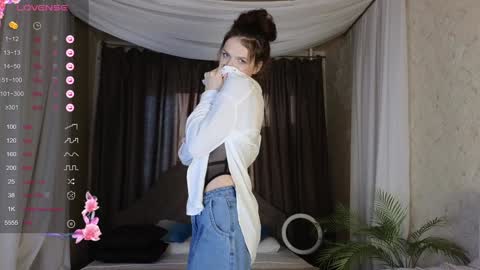 Sophia online show from 01/06/25, 05:08