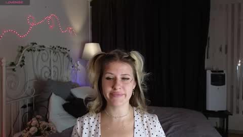 Sophia online show from 09/21/25, 01:18