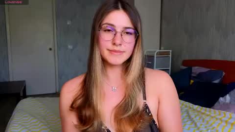Snapshot of sophia_euphoria chatting on 05/19/26, 08:53 Sophia online show from 05/19/26, 08:53