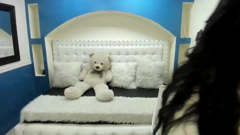 Sophia  online show from 10/23/25, 04:28