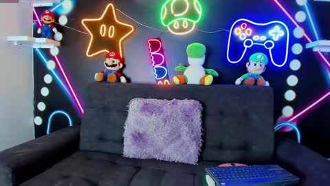 Snapshot of sophia_hoyos_ chatting on 03/03/25, 02:36 Sophi online show from 03/03/25, 02:36