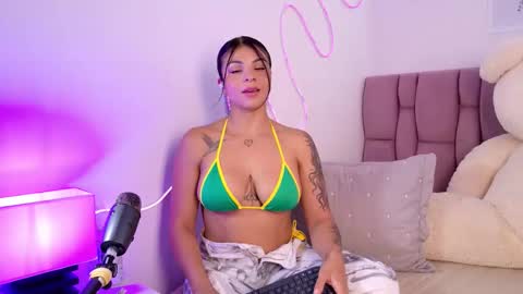 Sophia Carson online show from 10/02/25, 06:15